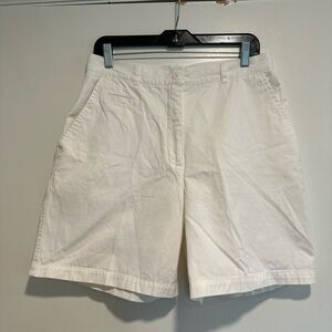 New York & Company Women's Sz: 12 White Chino Bermuda Shorts with Pockets.